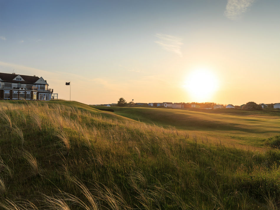 Enjoy a round of golf in sunny Norfolk